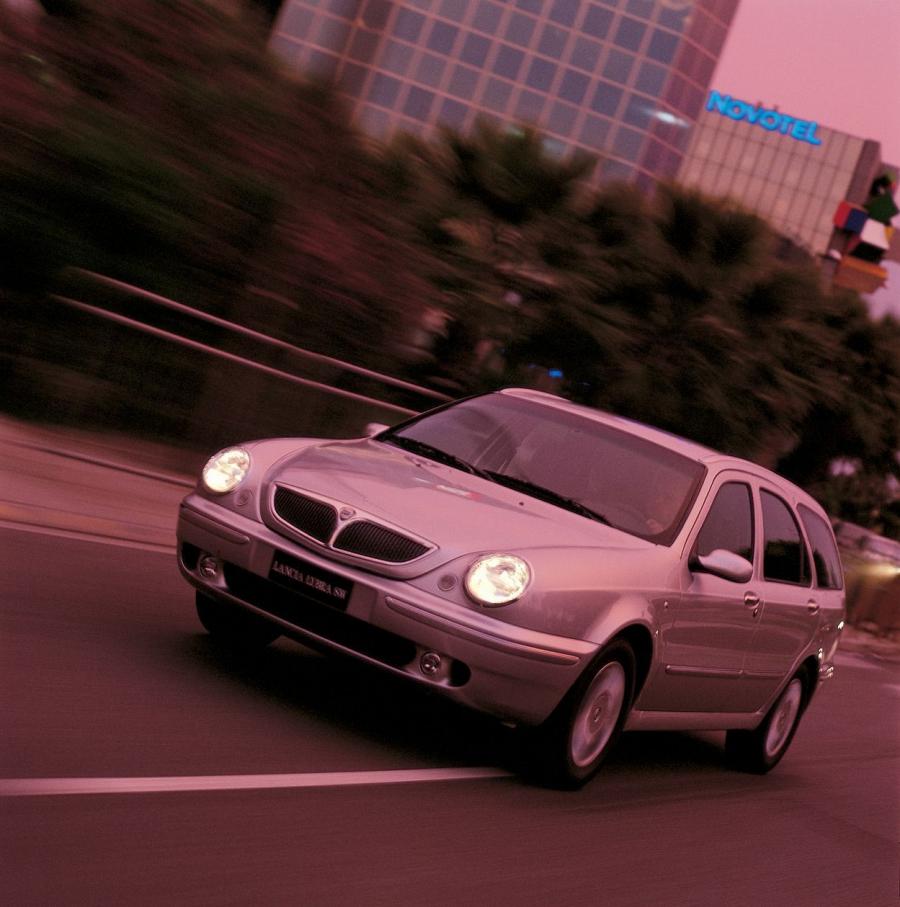  Lancia Lybra SW 1999 года  (фото 21 из 57)